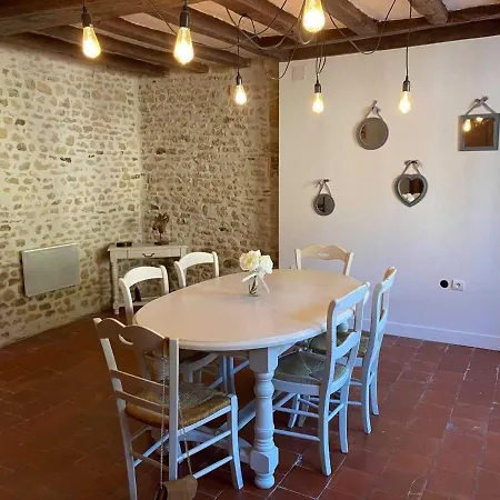 Maison De Village Avec Jardin, Parc Prive Et Box Fibre, Animaux Bienvenus, A 15 Min Du Mans - Fr-1-410-333 Mézières-sous-Lavardin