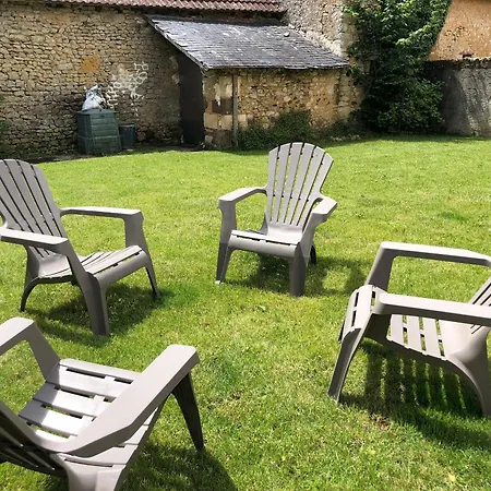 Hébergement de vacances Maison De Village Avec Jardin, Parc Privé Et Box Fibre, Animaux Bienvenus, à 15 Min Du Mans - Fr-1-410-333 *