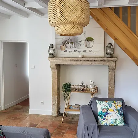 Hébergement de vacances Maison De Village Avec Jardin, Parc Privé Et Box Fibre, Animaux Bienvenus, à 15 Min Du Mans - Fr-1-410-333 Mézières-sous-Lavardin